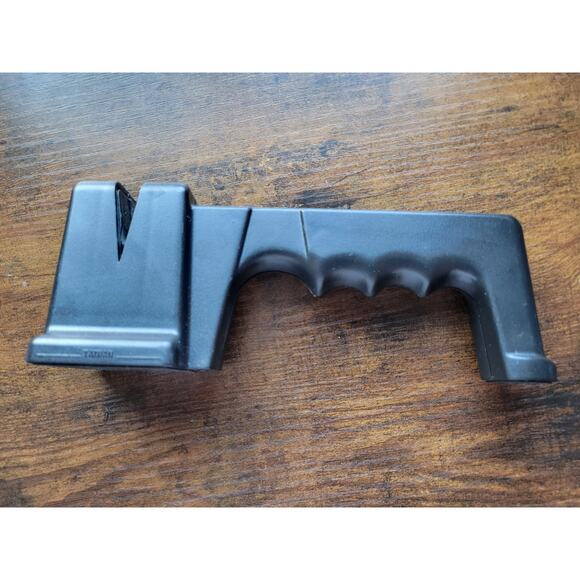 Farberware Black Edgekeeper Knife Sharpener - Taiwan - Picture 3 of 5